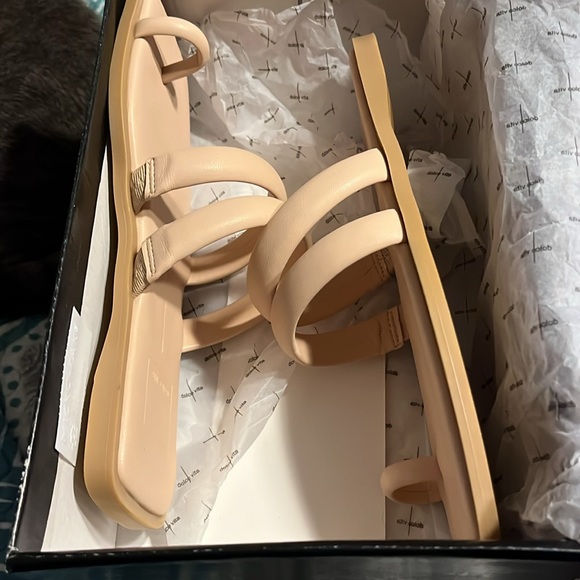 DOLCE VITA NIXIA TAN STELLA SLIP ON FLAT SANDALS NIB SIZE 6.5 - Picture 5 of 6